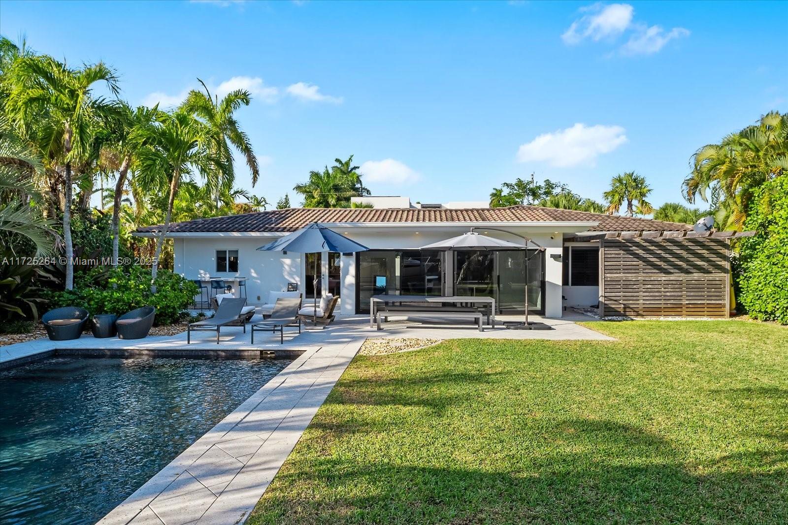 2104 NE 124th St North Miami, FL 33181