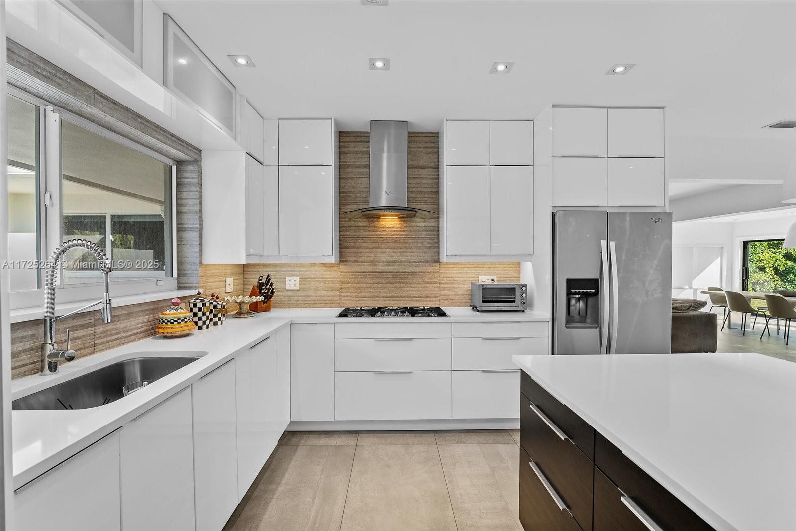 2104 NE 124th St North Miami, FL 33181