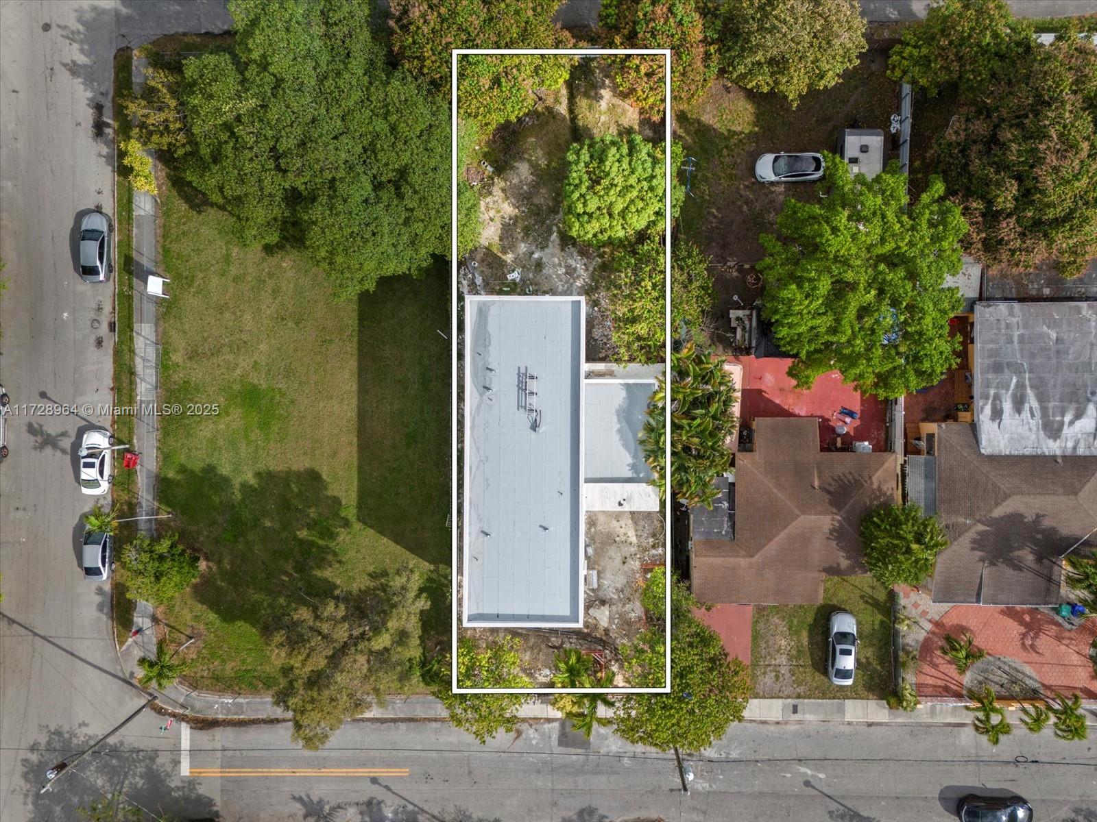 2285 SW 17th Ter Miami, FL 33145 2285 SW 17th Ter Miami, FL 33145