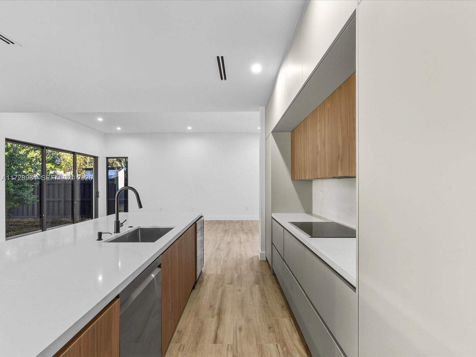 2285 SW 17th Ter Miami, FL 33145