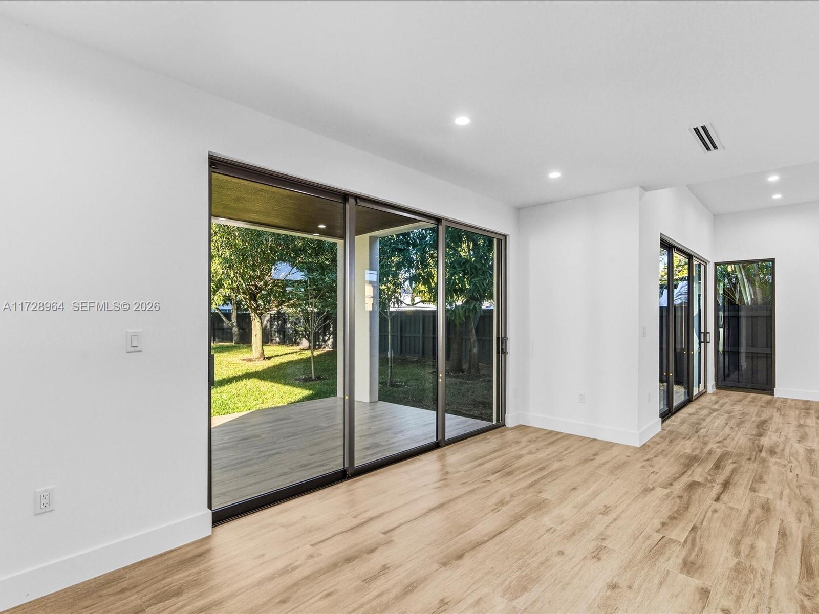 2285 SW 17th Ter Miami, FL 33145