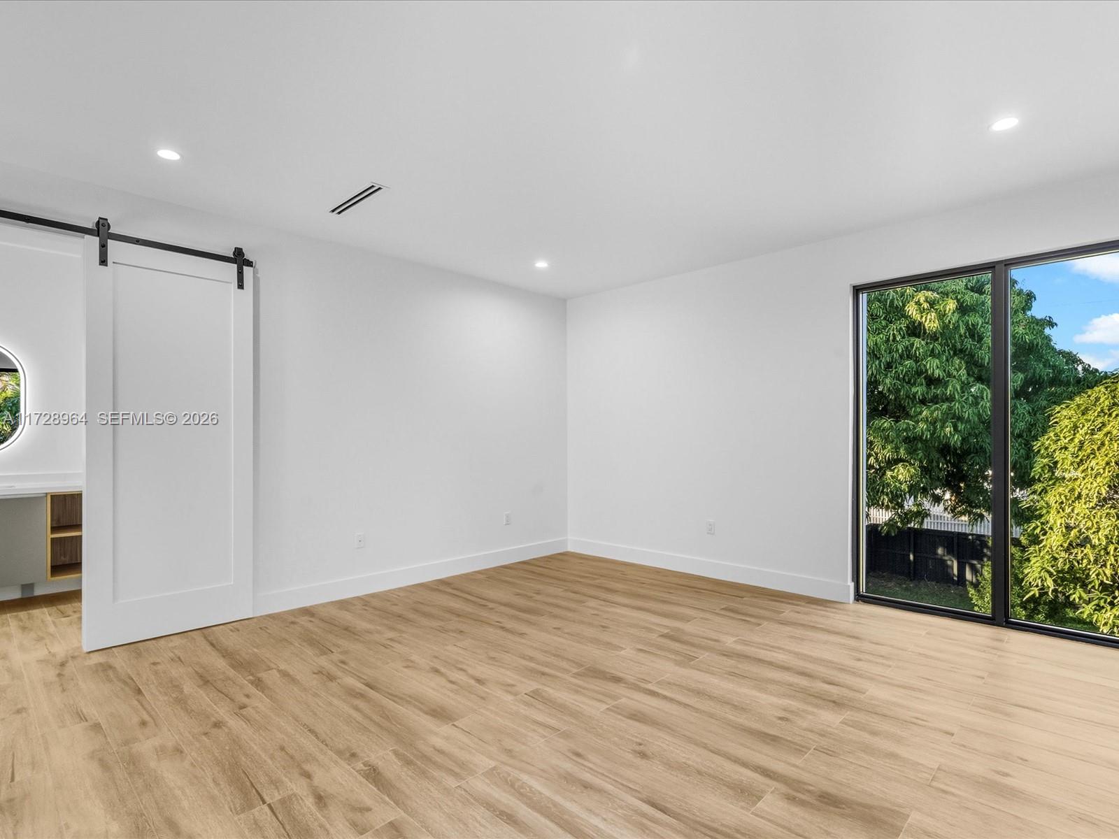 2285 SW 17th Ter Miami, FL 33145