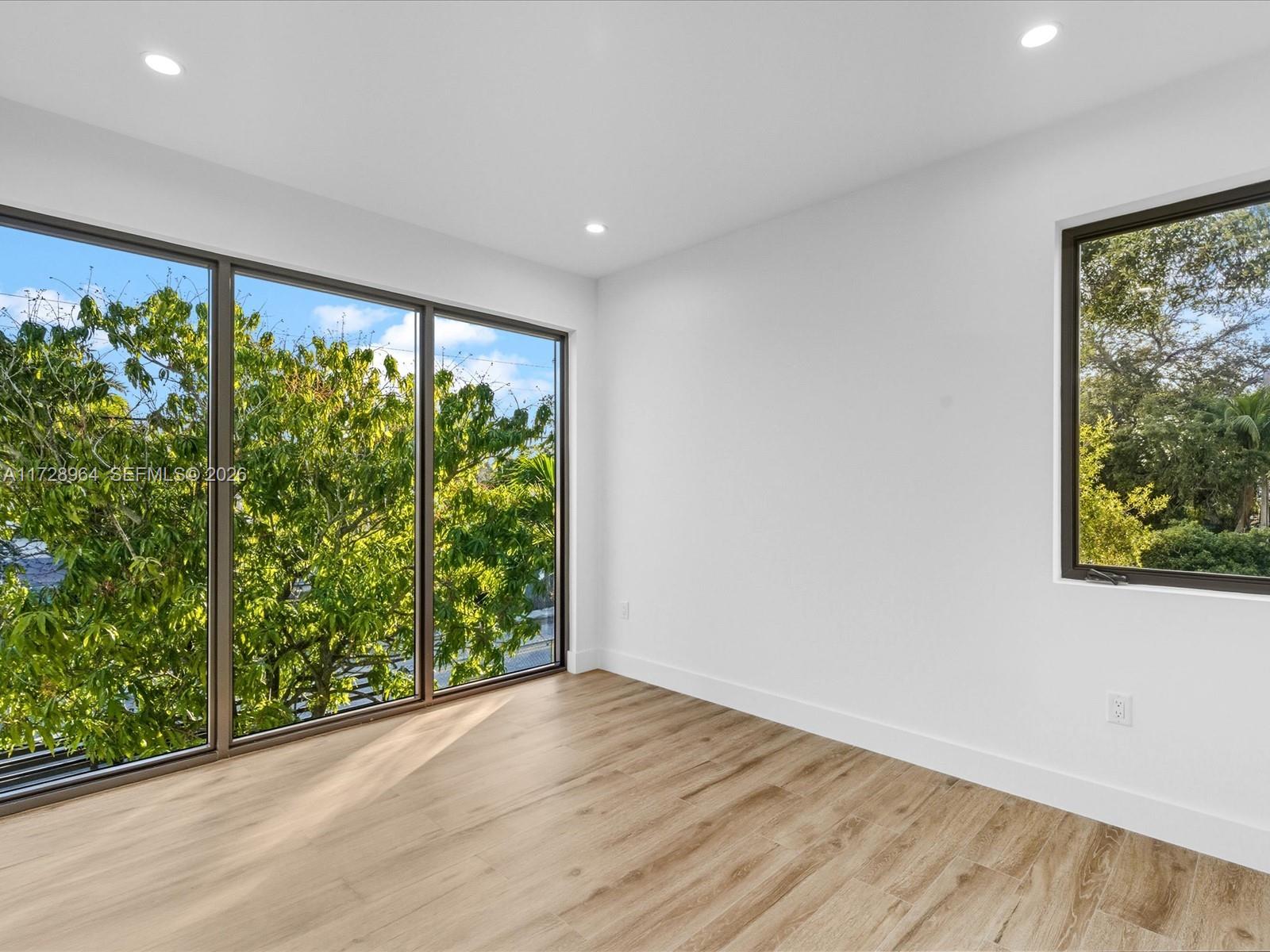 2285 SW 17th Ter Miami, FL 33145