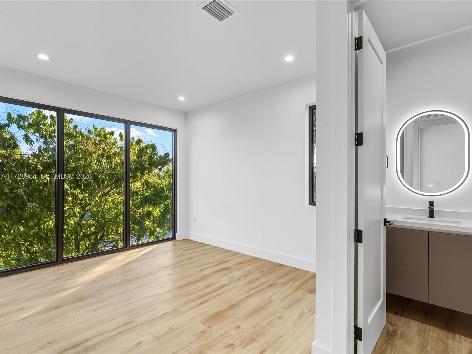 2285 SW 17th Ter Miami, FL 33145