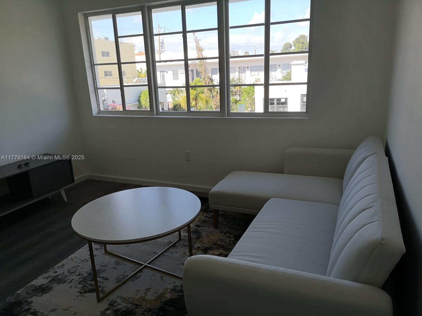 810 7th St #203,Miami Beach, FL 33139