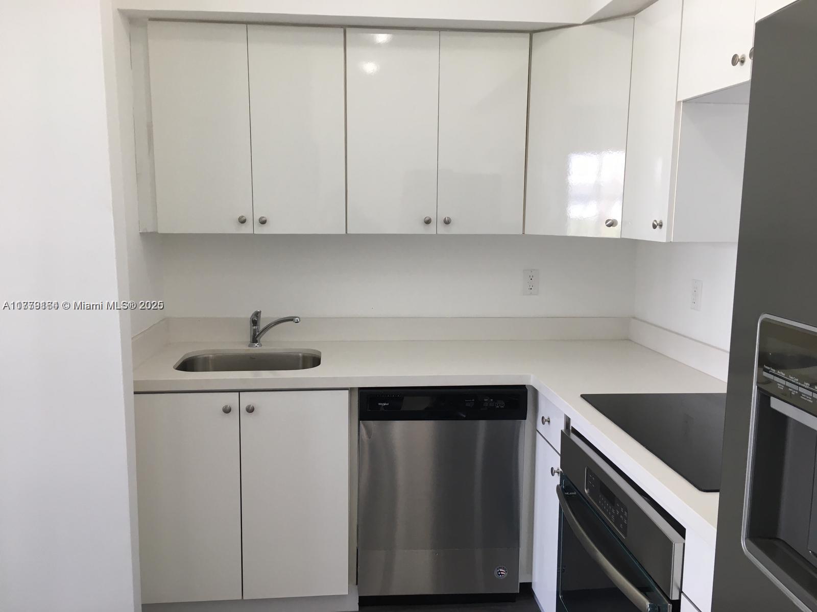 810 7th St #203,Miami Beach, FL 33139