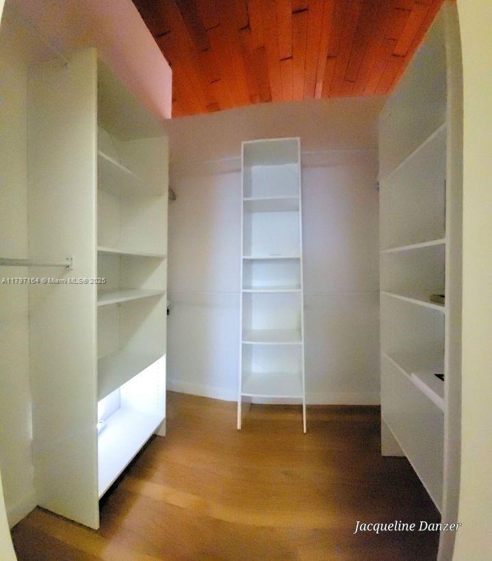 2241 NE 38th St Lighthouse Point, FL 33064