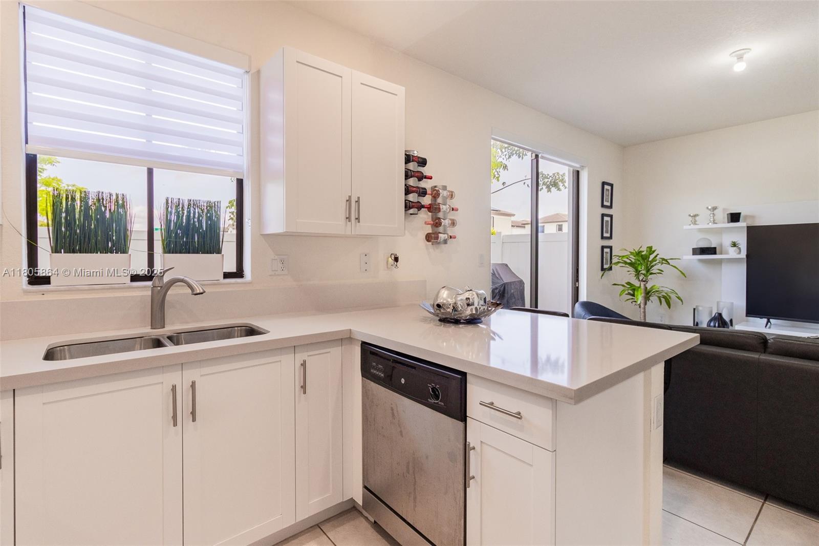 10966 W 33rd Way Hialeah, FL 33018