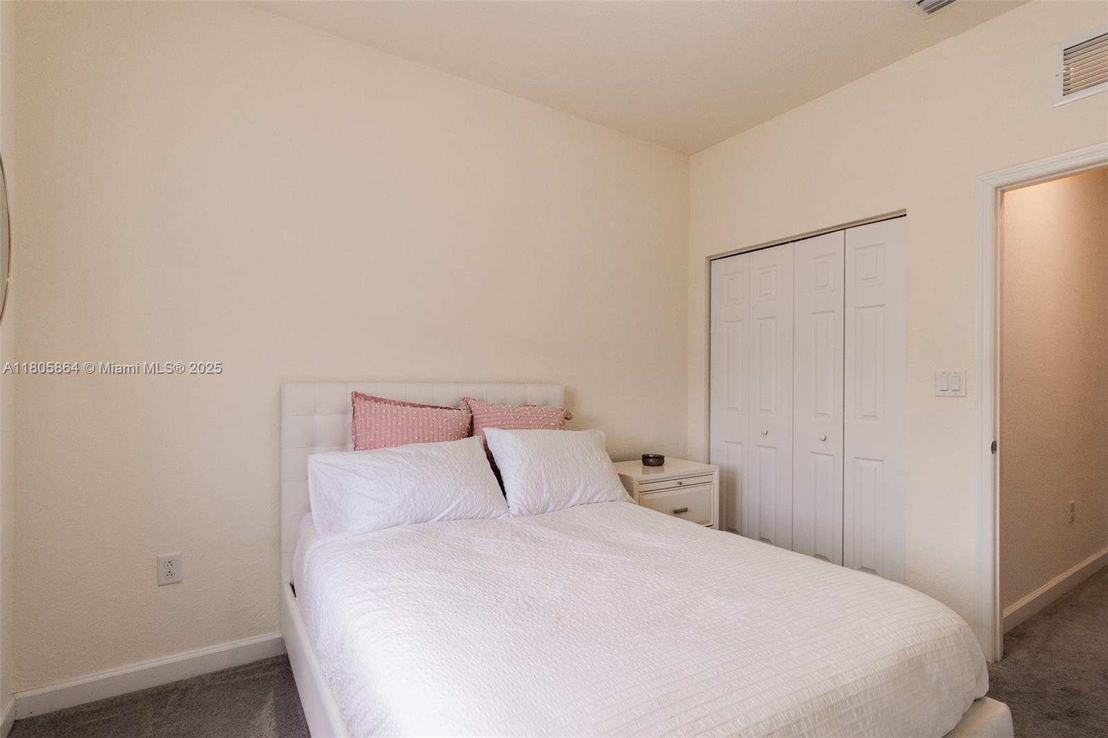 10966 W 33rd Way Hialeah, FL 33018