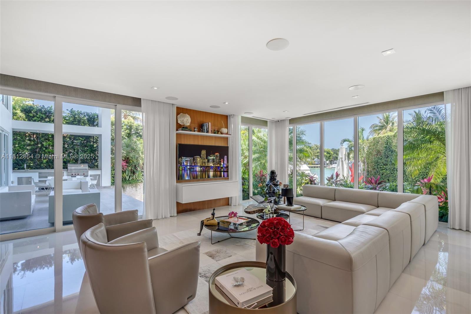 420 Island Dr Key Biscayne, FL 33149 420 Island Dr Key Biscayne, FL 33149