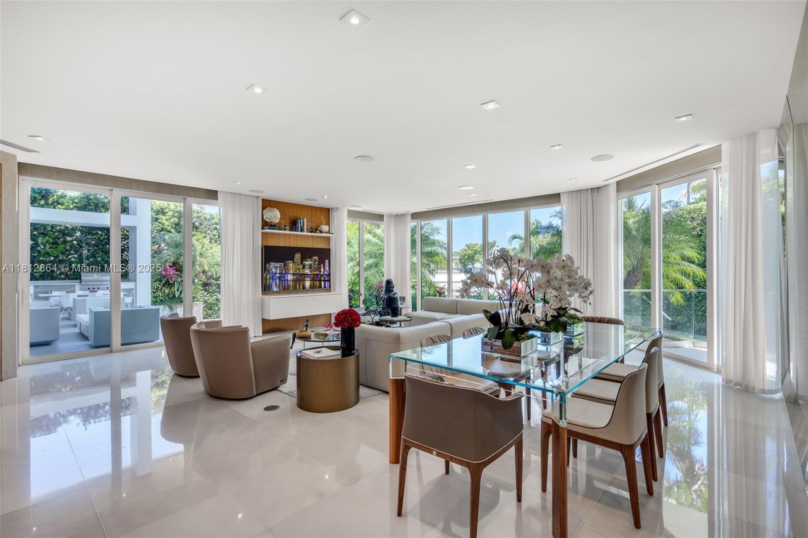 420 Island Dr Key Biscayne, FL 33149 420 Island Dr Key Biscayne, FL 33149