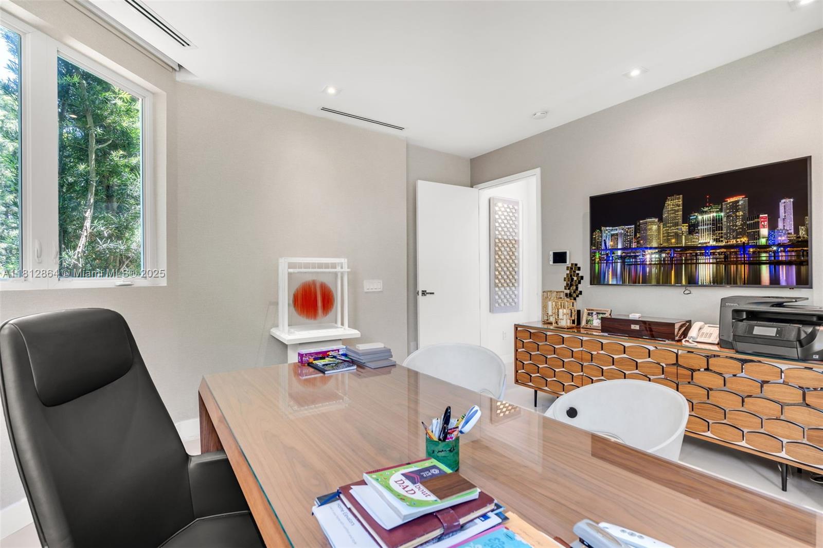 420 Island Dr Key Biscayne, FL 33149 420 Island Dr Key Biscayne, FL 33149