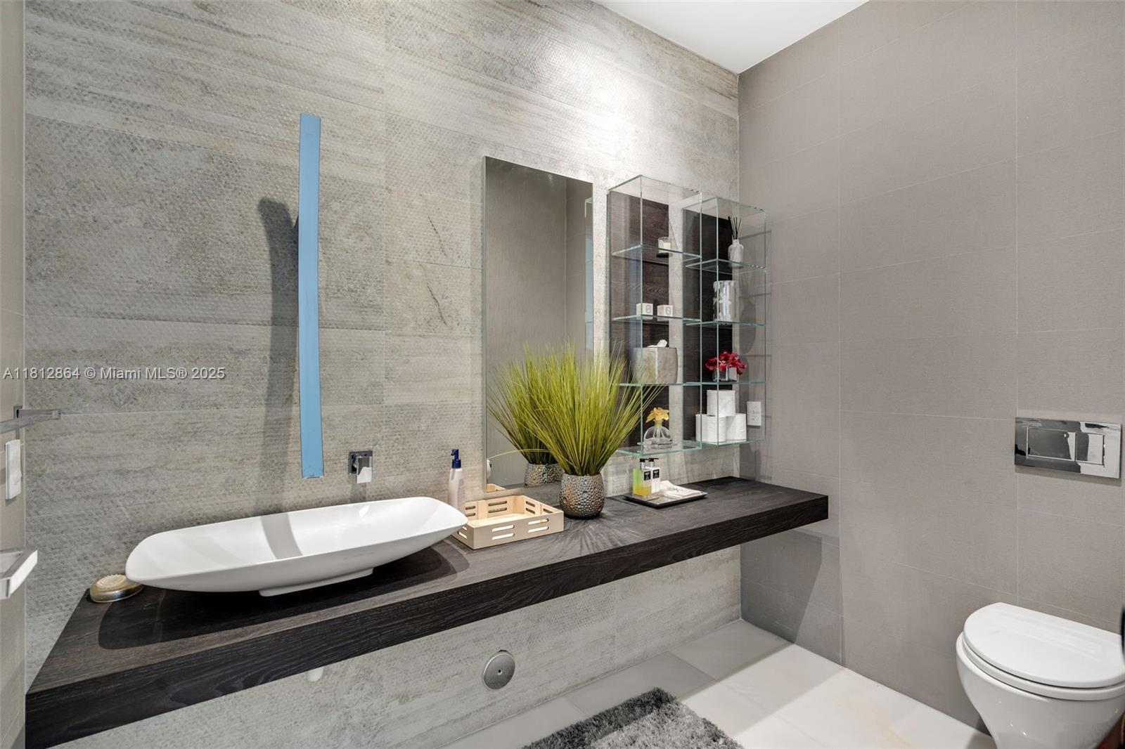 420 Island Dr Key Biscayne, FL 33149 420 Island Dr Key Biscayne, FL 33149