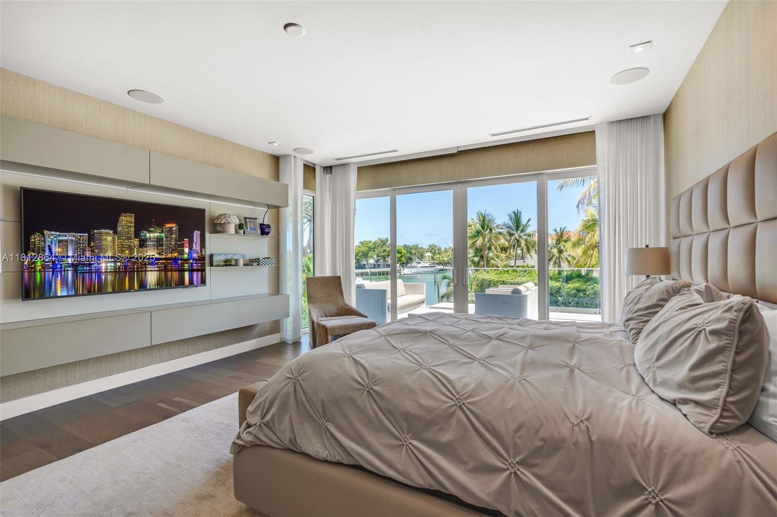 420 Island Dr Key Biscayne, FL 33149 420 Island Dr Key Biscayne, FL 33149