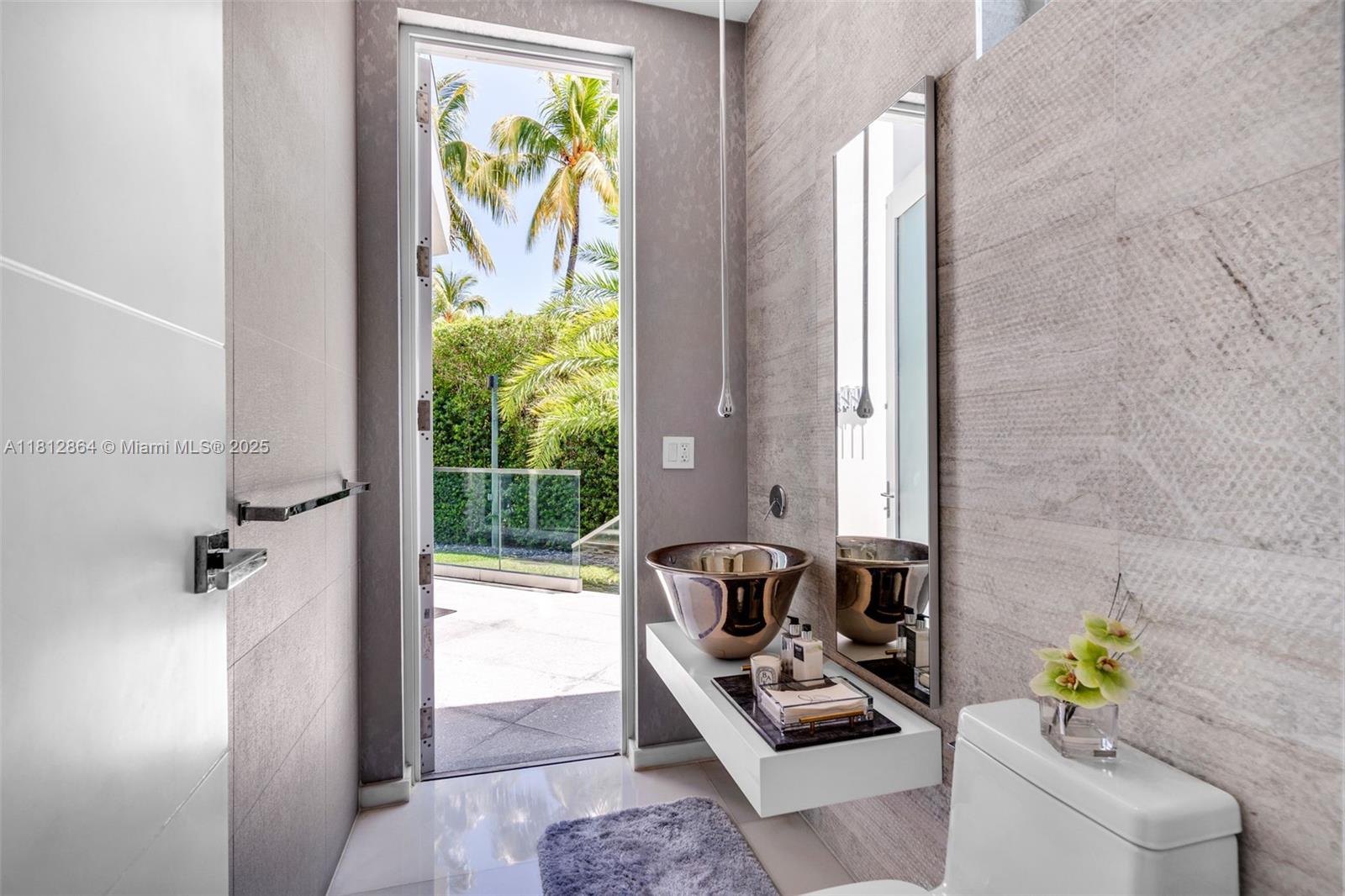 420 Island Dr Key Biscayne, FL 33149 420 Island Dr Key Biscayne, FL 33149