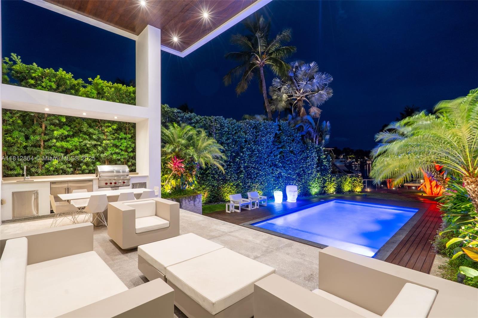 420 Island Dr Key Biscayne, FL 33149 420 Island Dr Key Biscayne, FL 33149