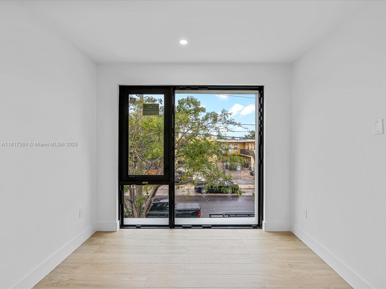 3614 Thomas Ave Miami, FL 33133 3614 Thomas Ave Miami, FL 33133