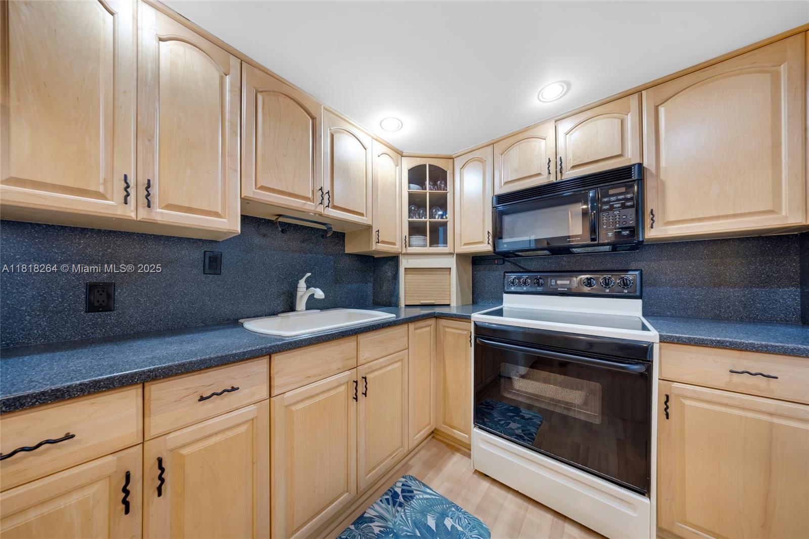 image Arlene House East11