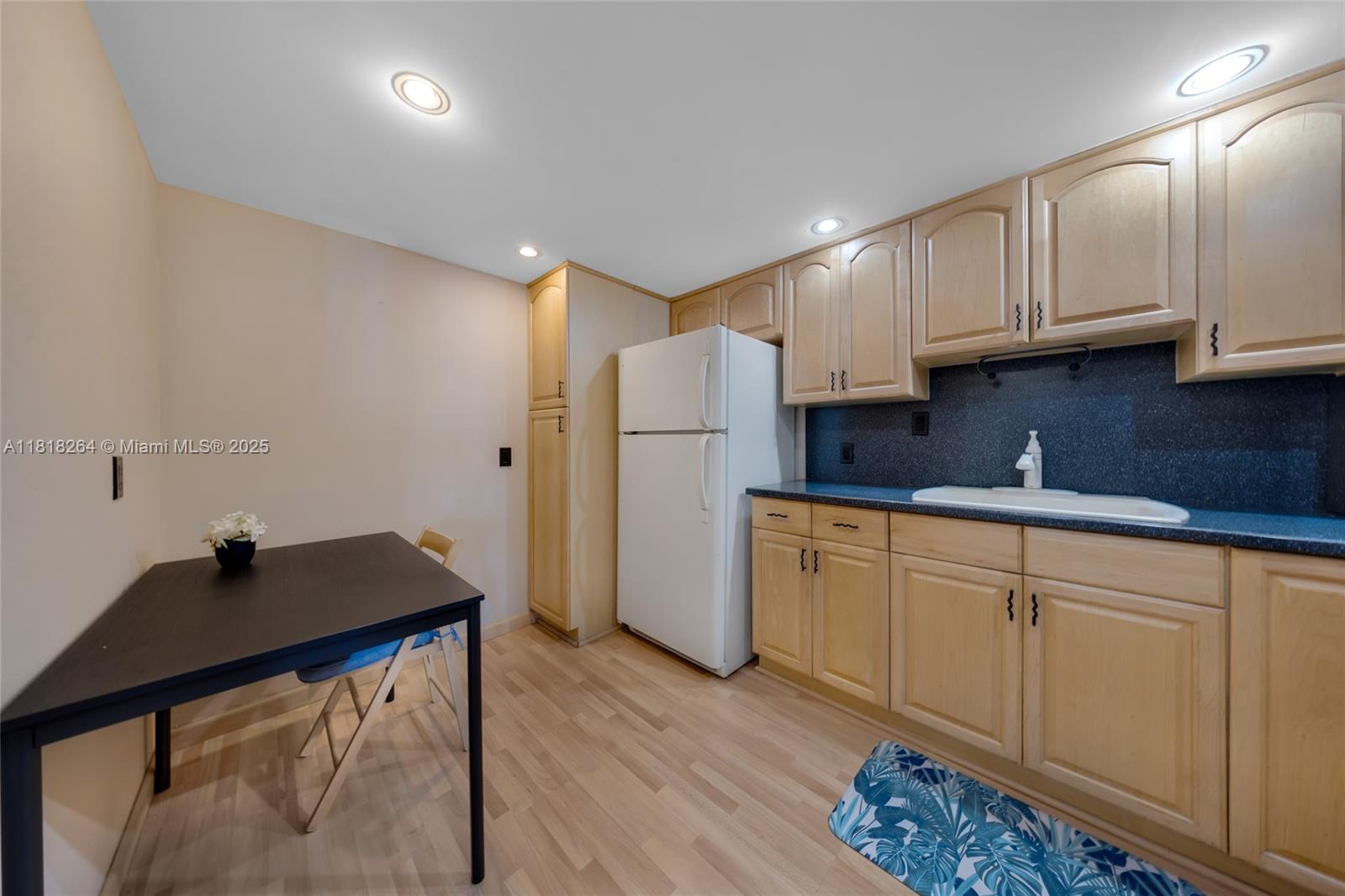 image Arlene House East12