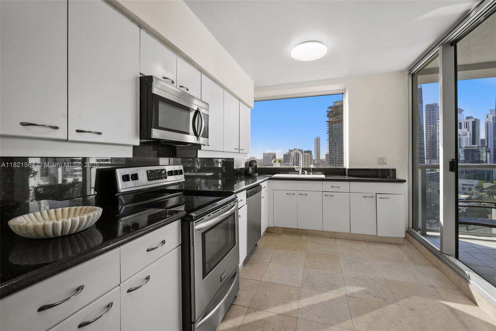 image The Palace Condo18