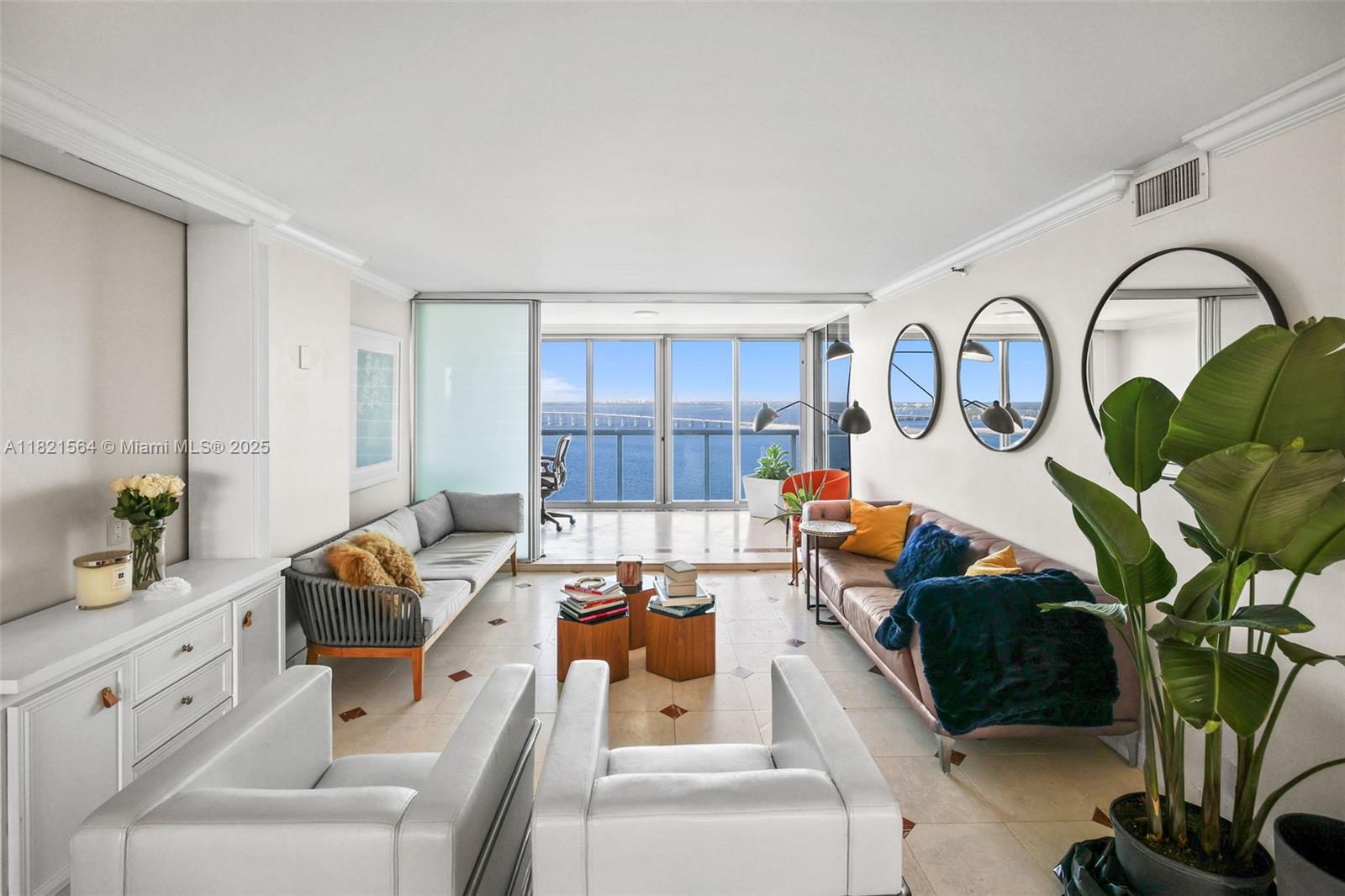 image The Palace Condo2