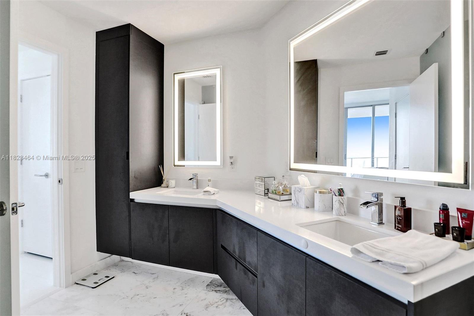 image Paramount Miami Worldcent10