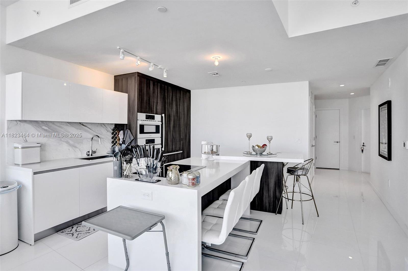 851 NE 1st Ave #2204,Miami, FL 33132