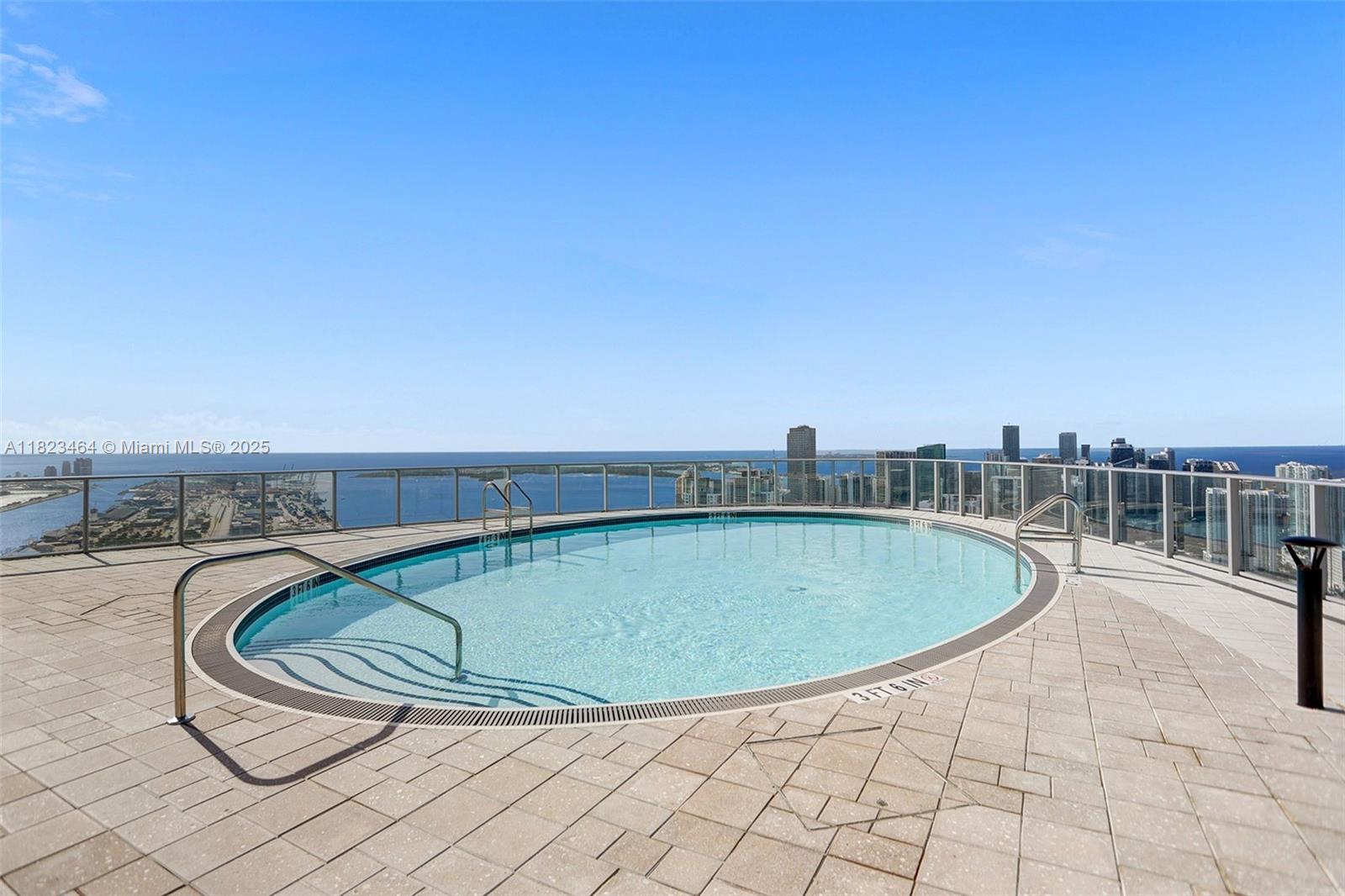 image Paramount Miami Worldcent21