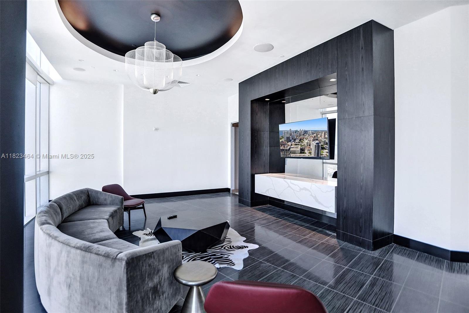 image Paramount Miami Worldcent26