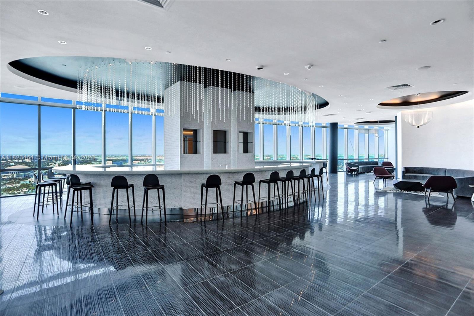 image Paramount Miami Worldcent27