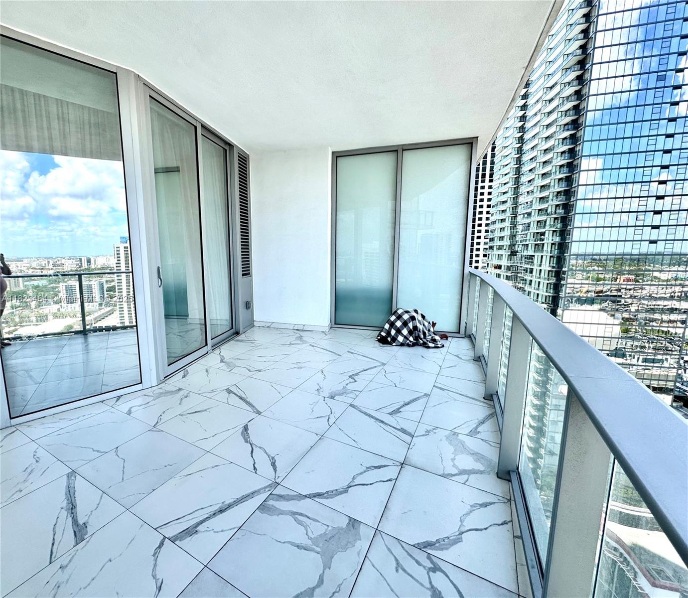 image Paramount Miami Worldcent29