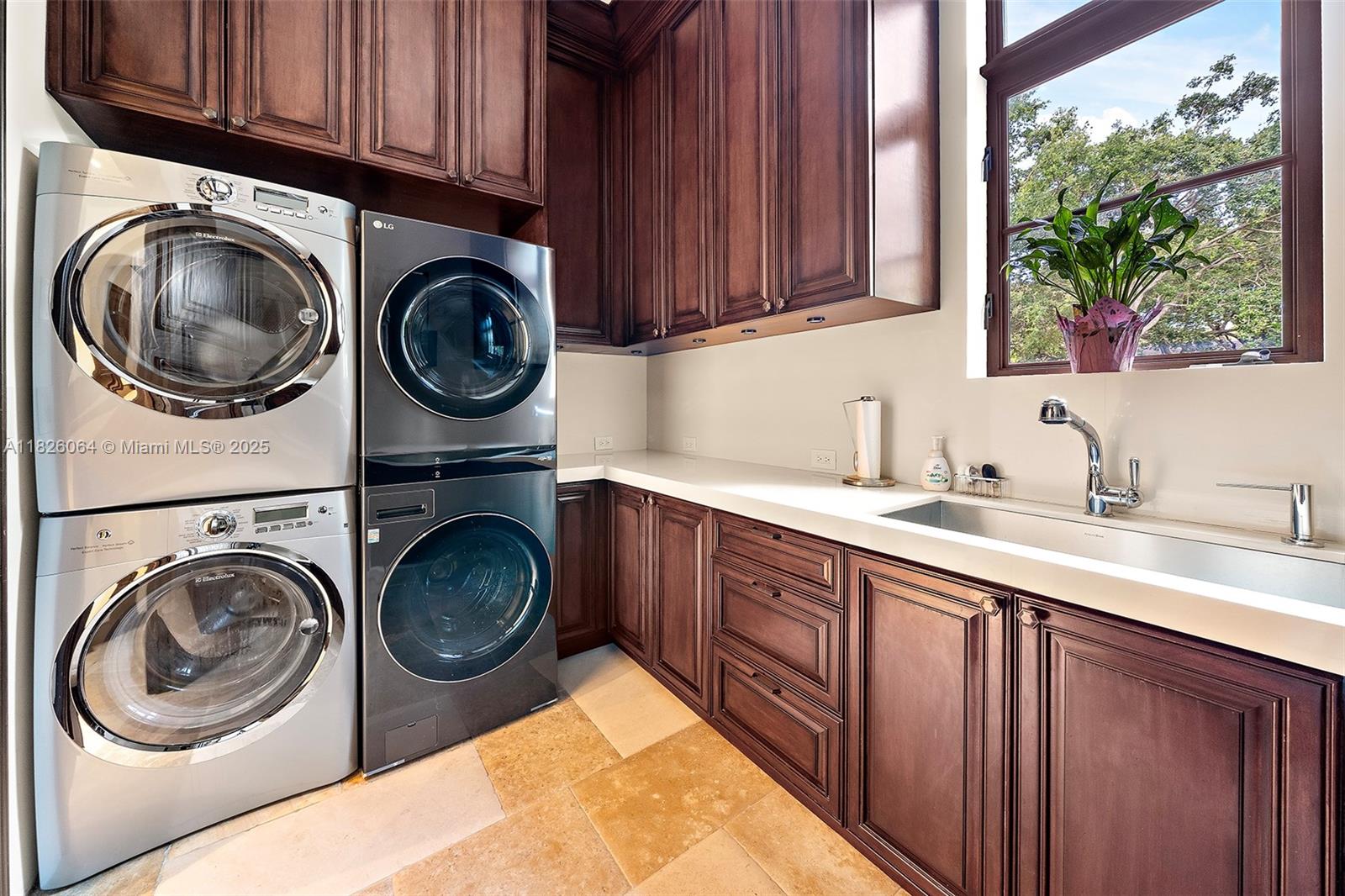 10101 SW 60th Ct Pinecrest, FL 33156