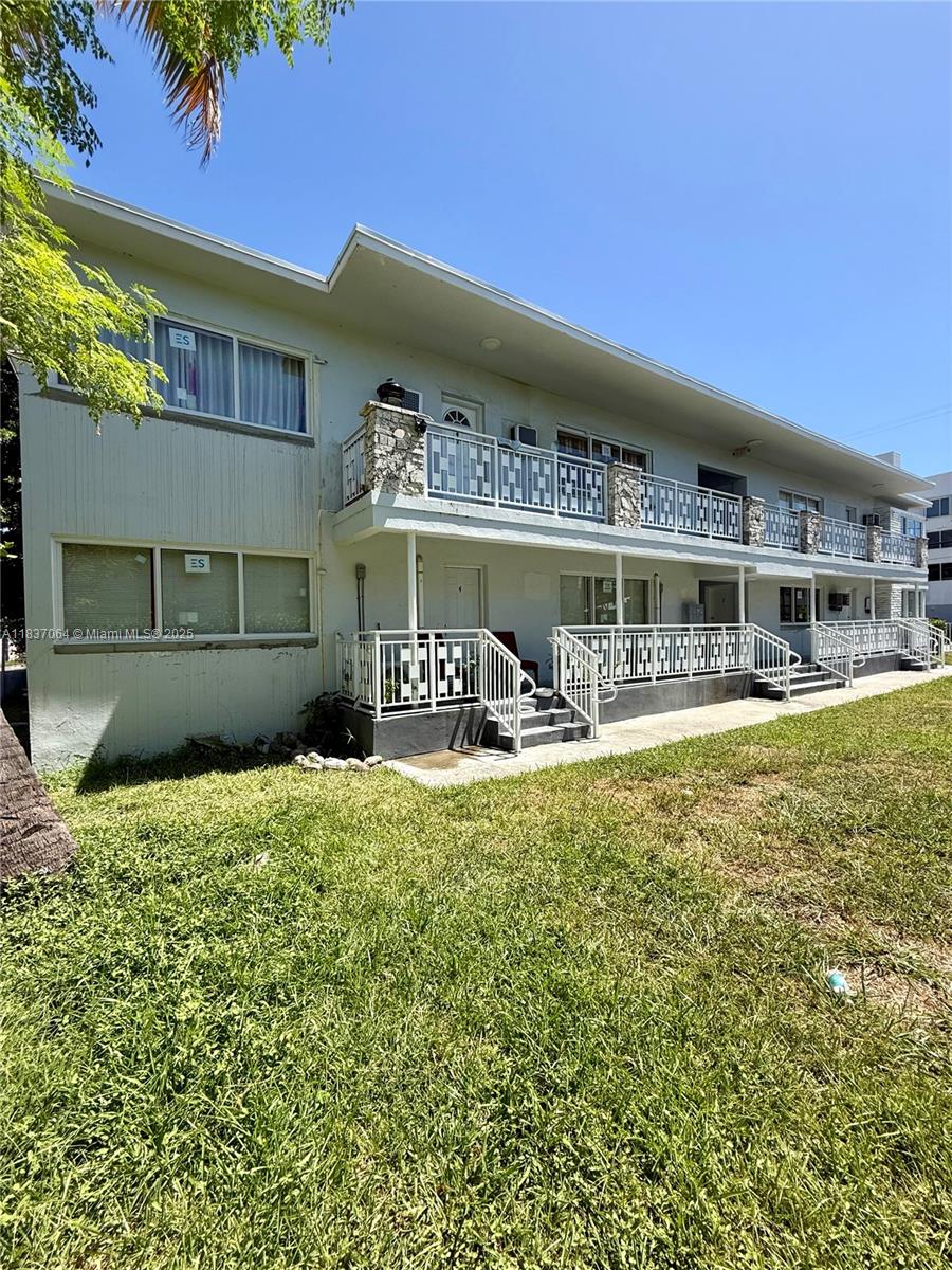 7600 Dickens Ave #3
