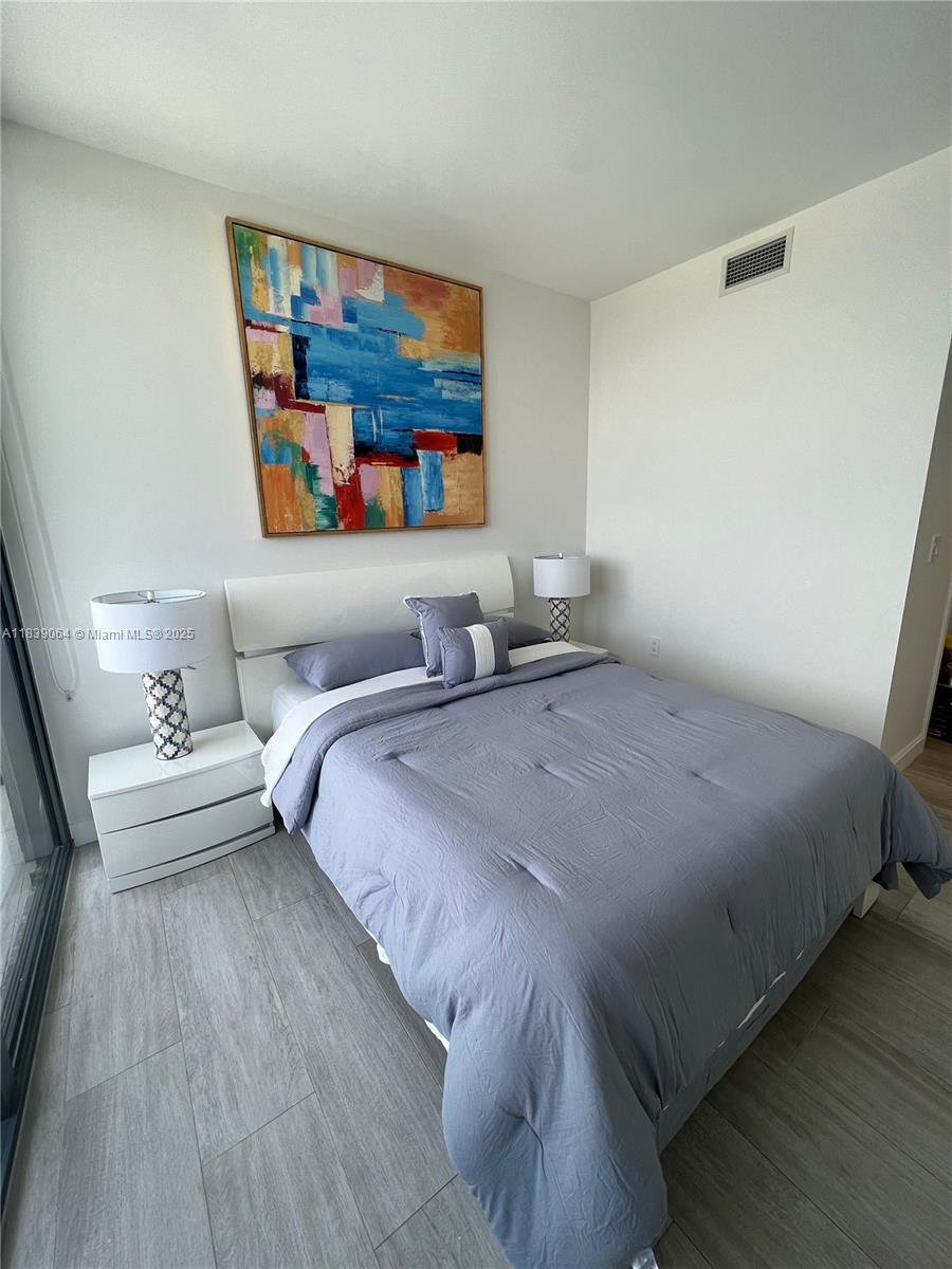 image Brickell Heights West9
