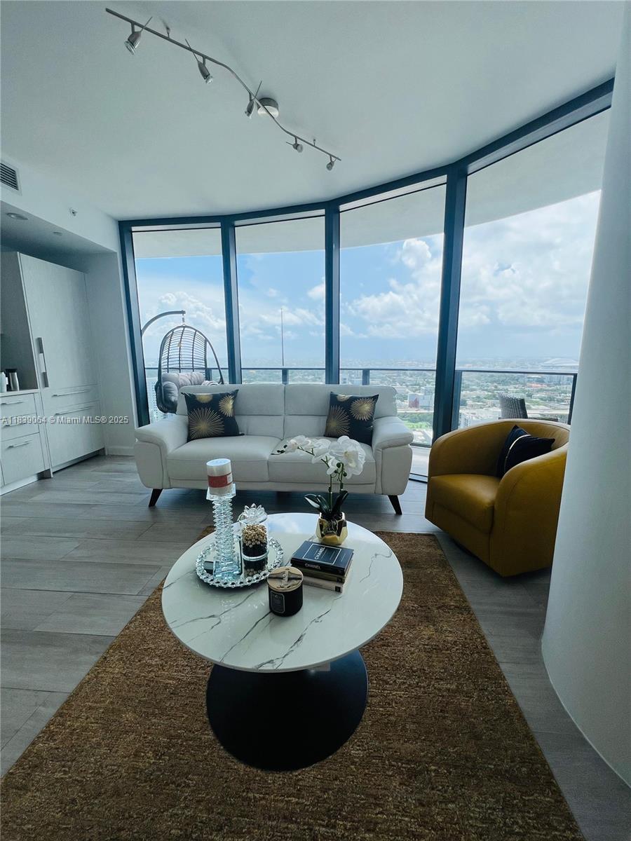 image Brickell Heights West13