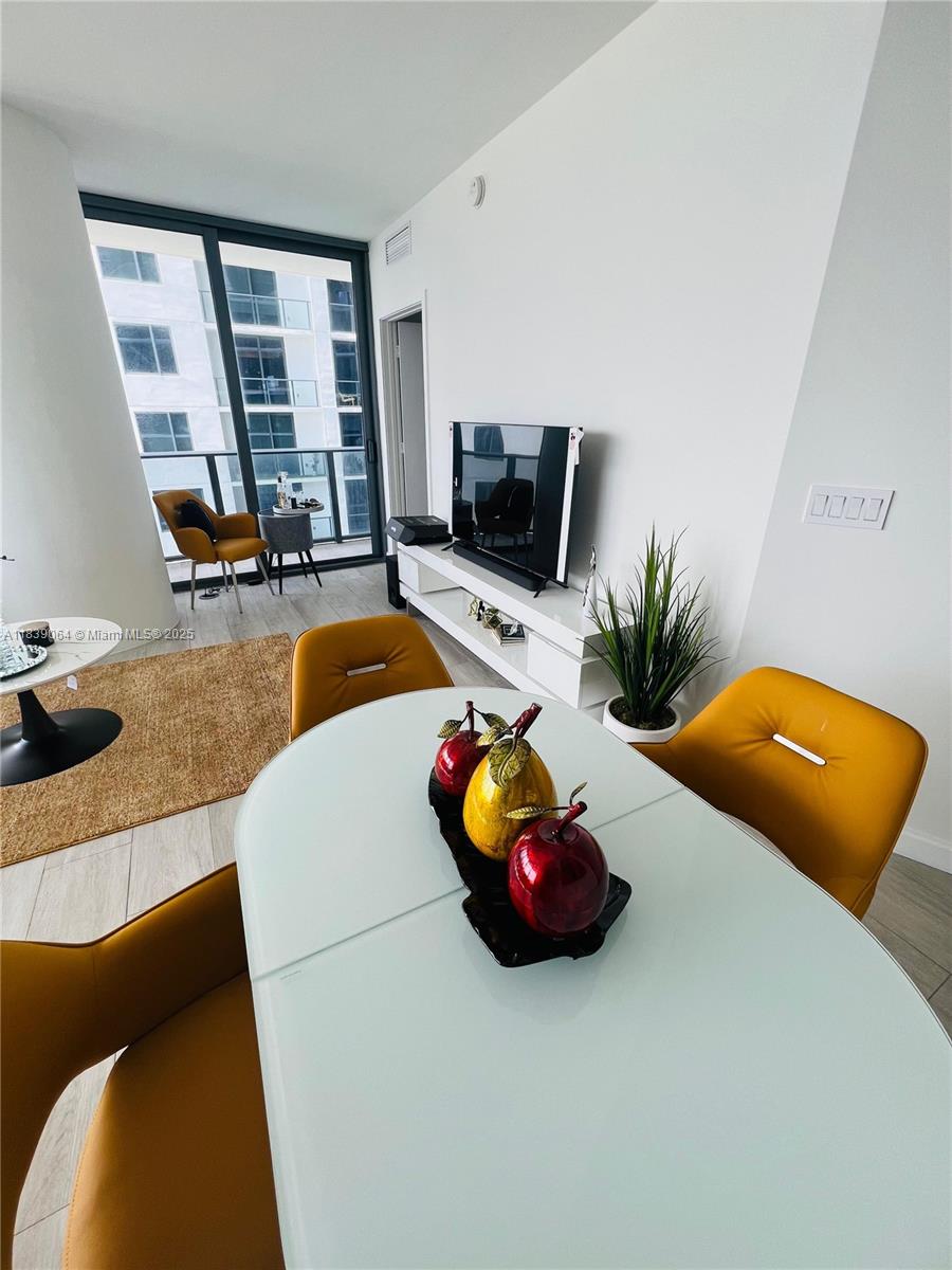 image Brickell Heights West1