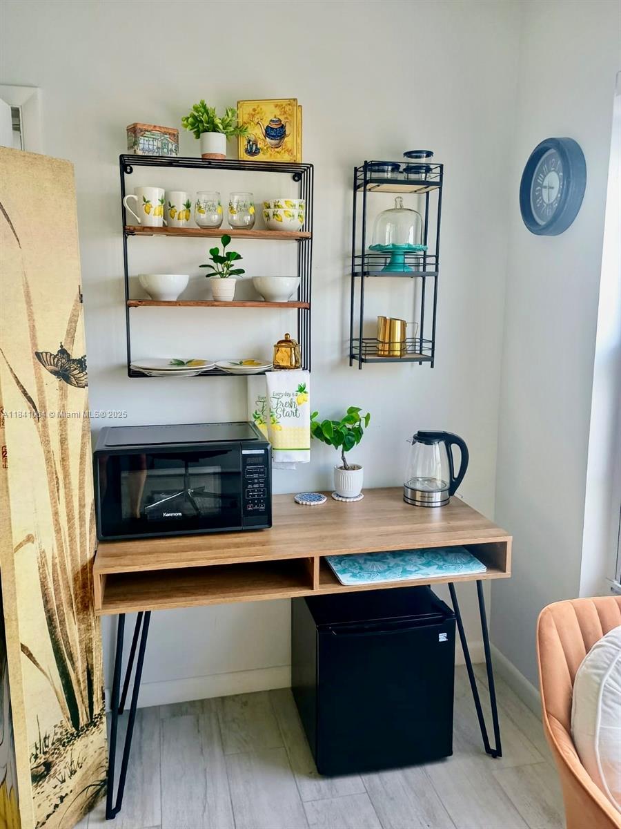 11111 Biscayne Blvd #16C Miami, FL 33181