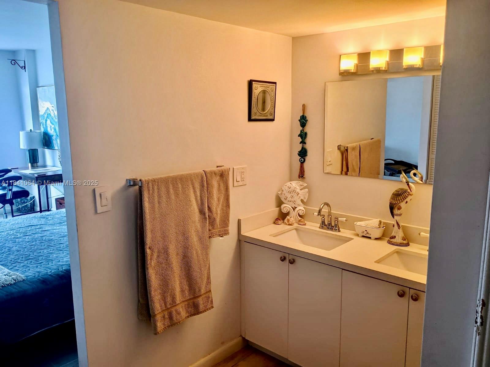 11111 Biscayne Blvd #16C Miami, FL 33181