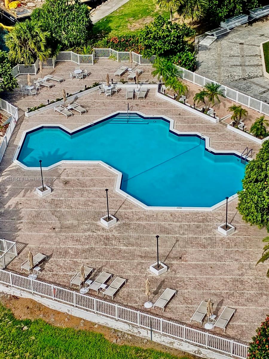 11111 Biscayne Blvd #16C Miami, FL 33181