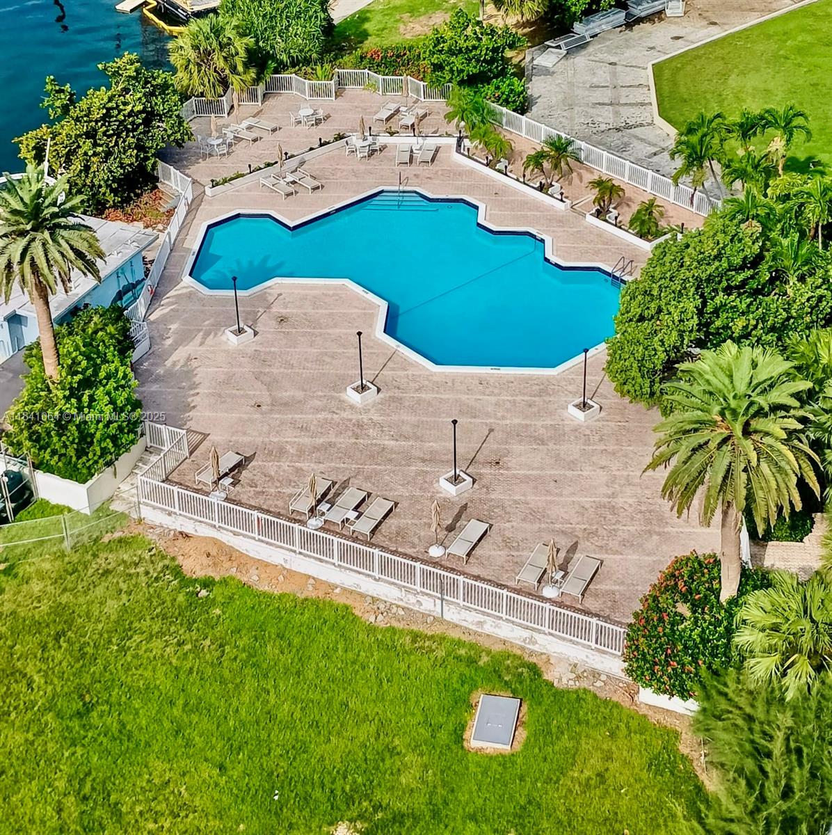 11111 Biscayne Blvd #16C Miami, FL 33181