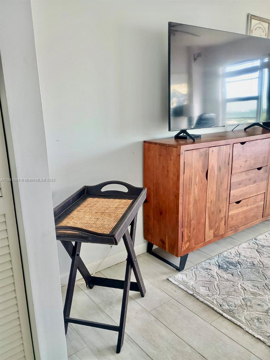 11111 Biscayne Blvd #16C Miami, FL 33181