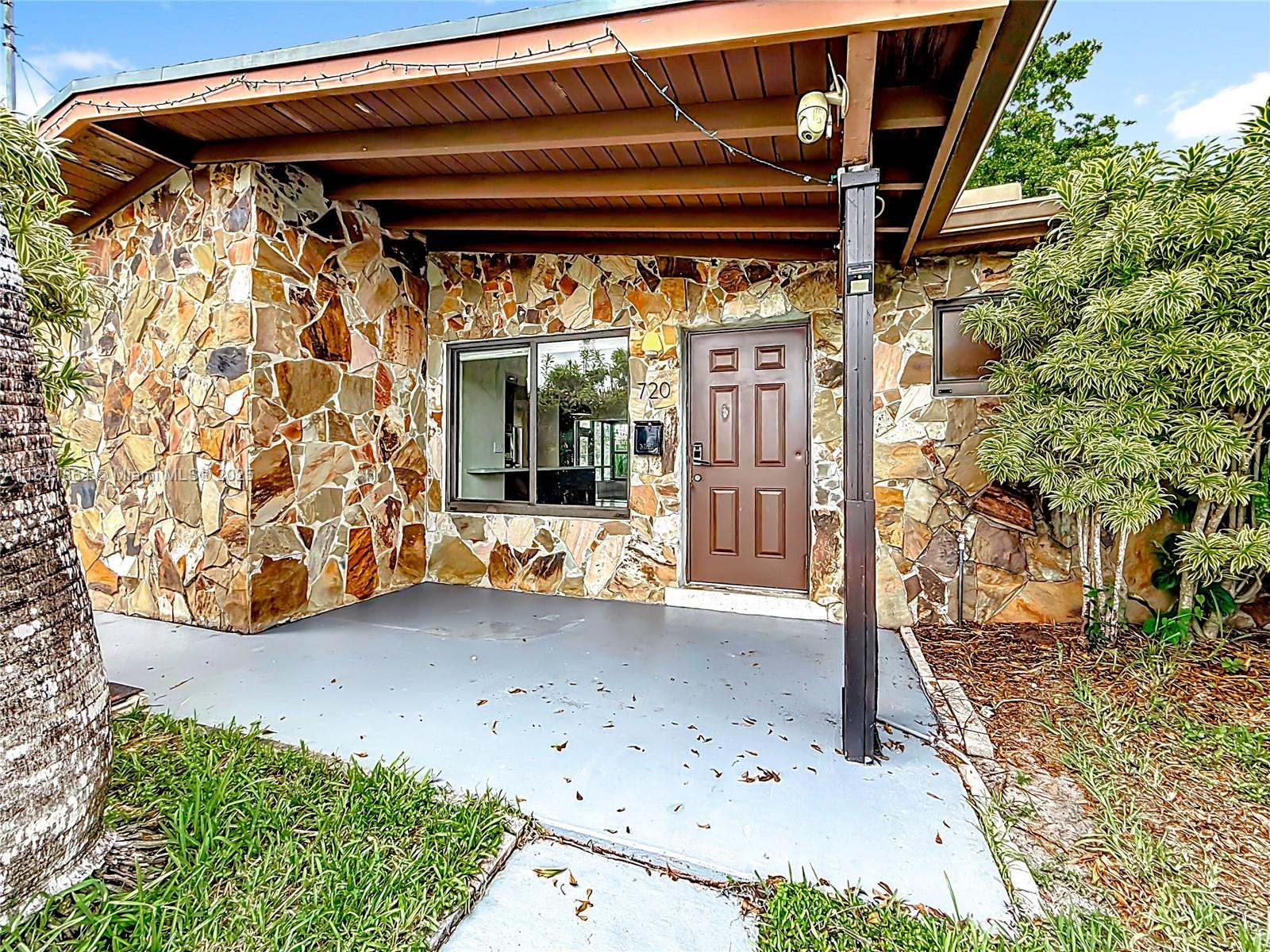 720 SW 4th St