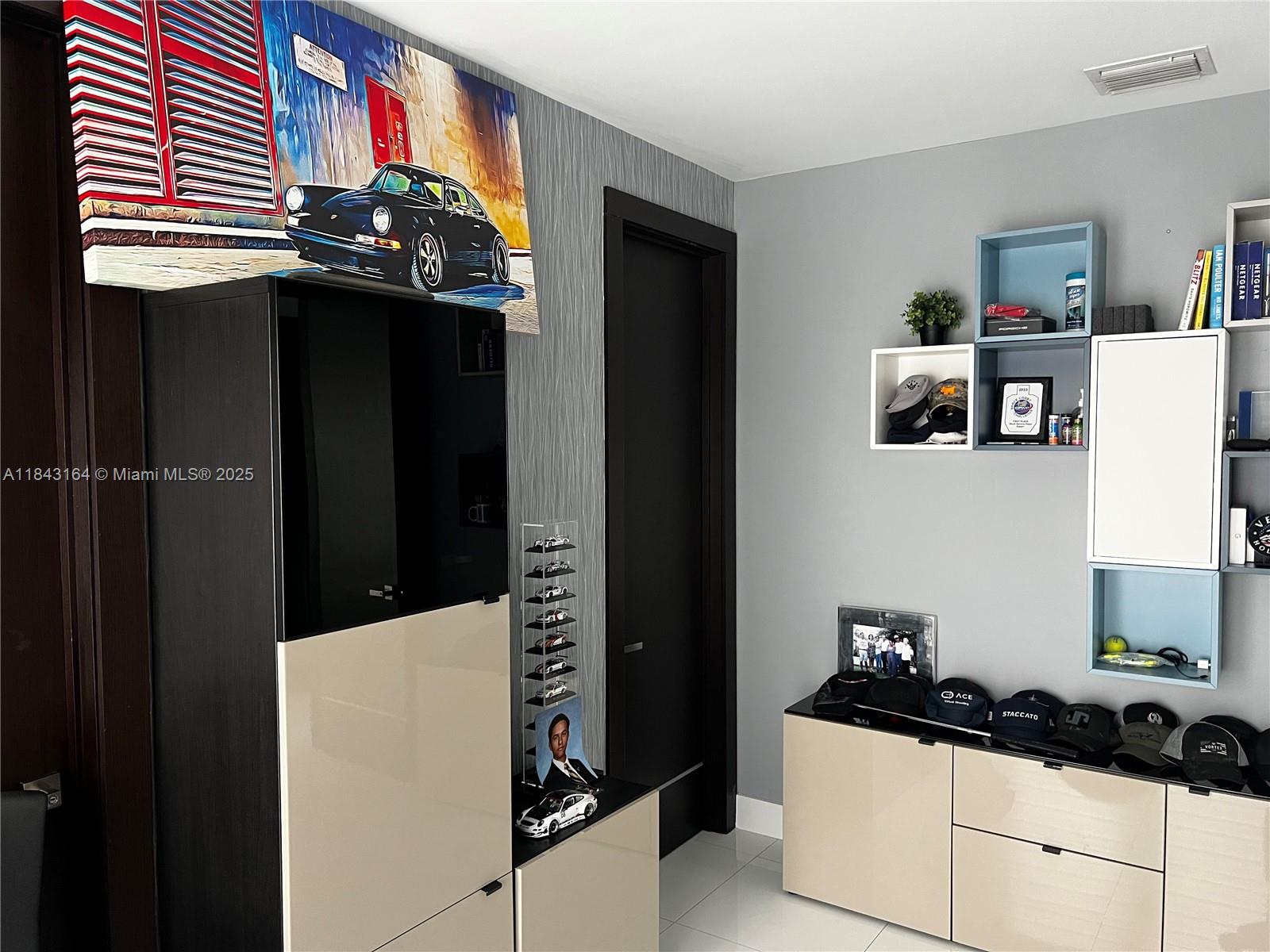 8286 NW 33rd Ter Doral, FL 33122