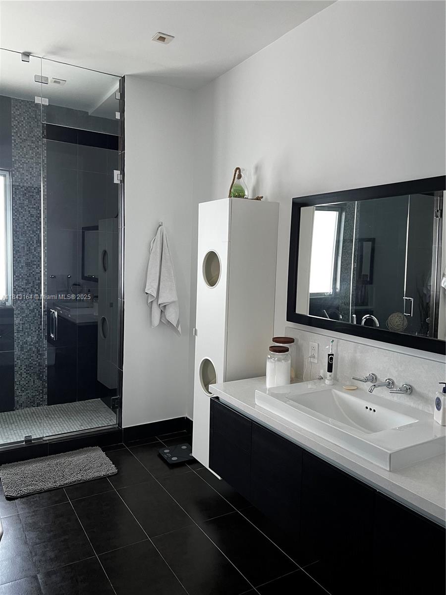 8286 NW 33rd Ter Doral, FL 33122