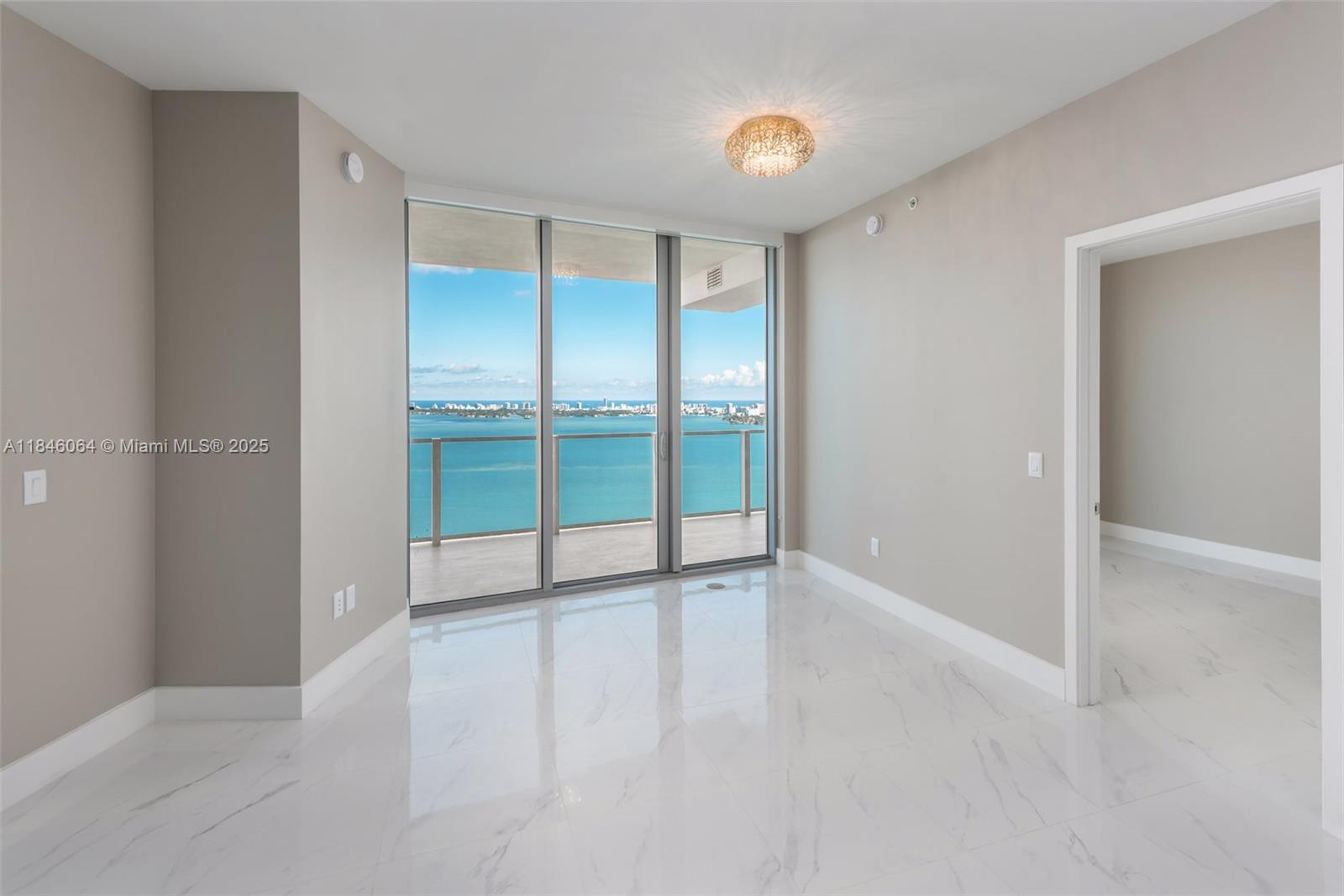 image Biscayne Beach Condo7