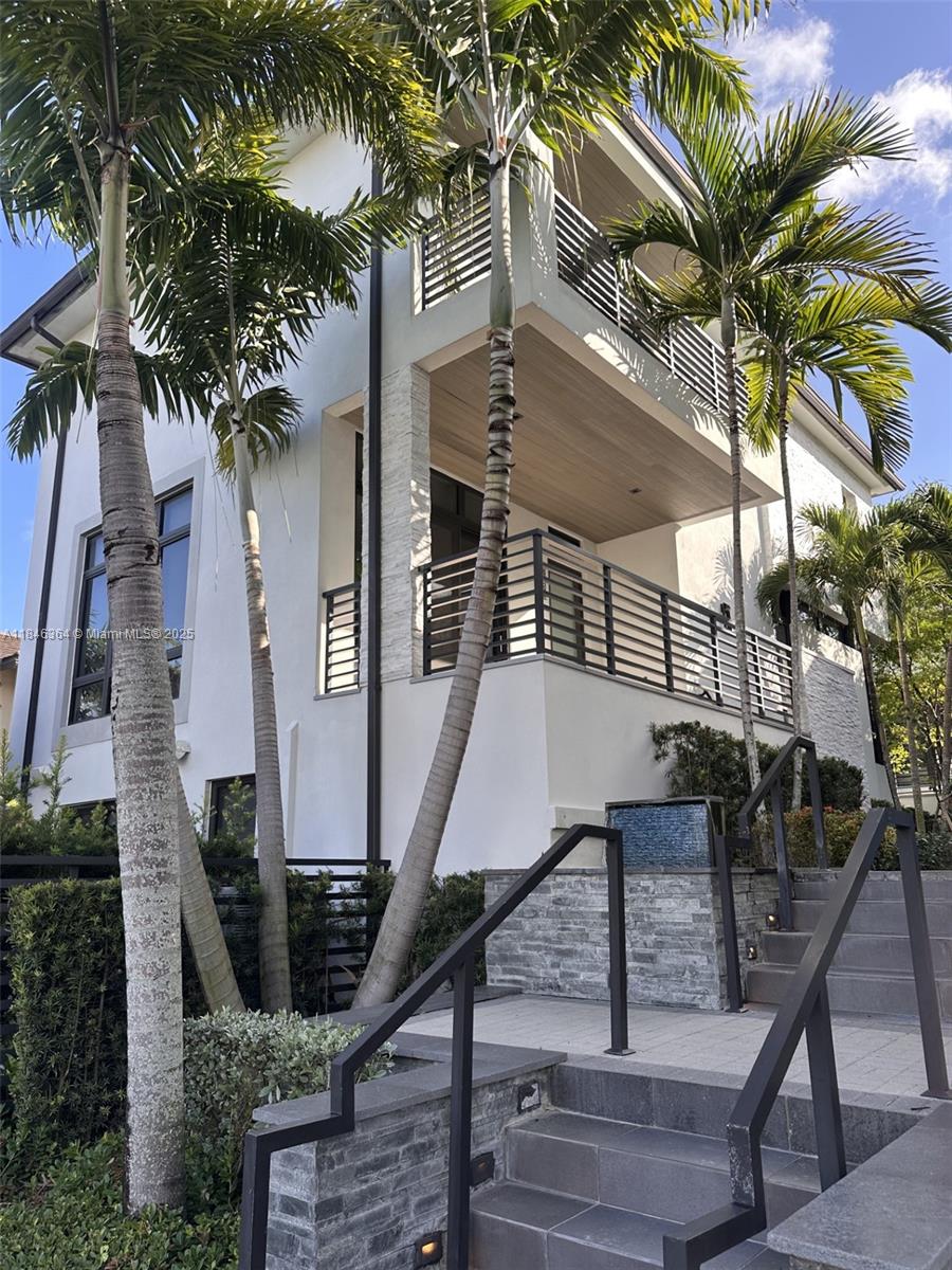 8231 NW 48th St