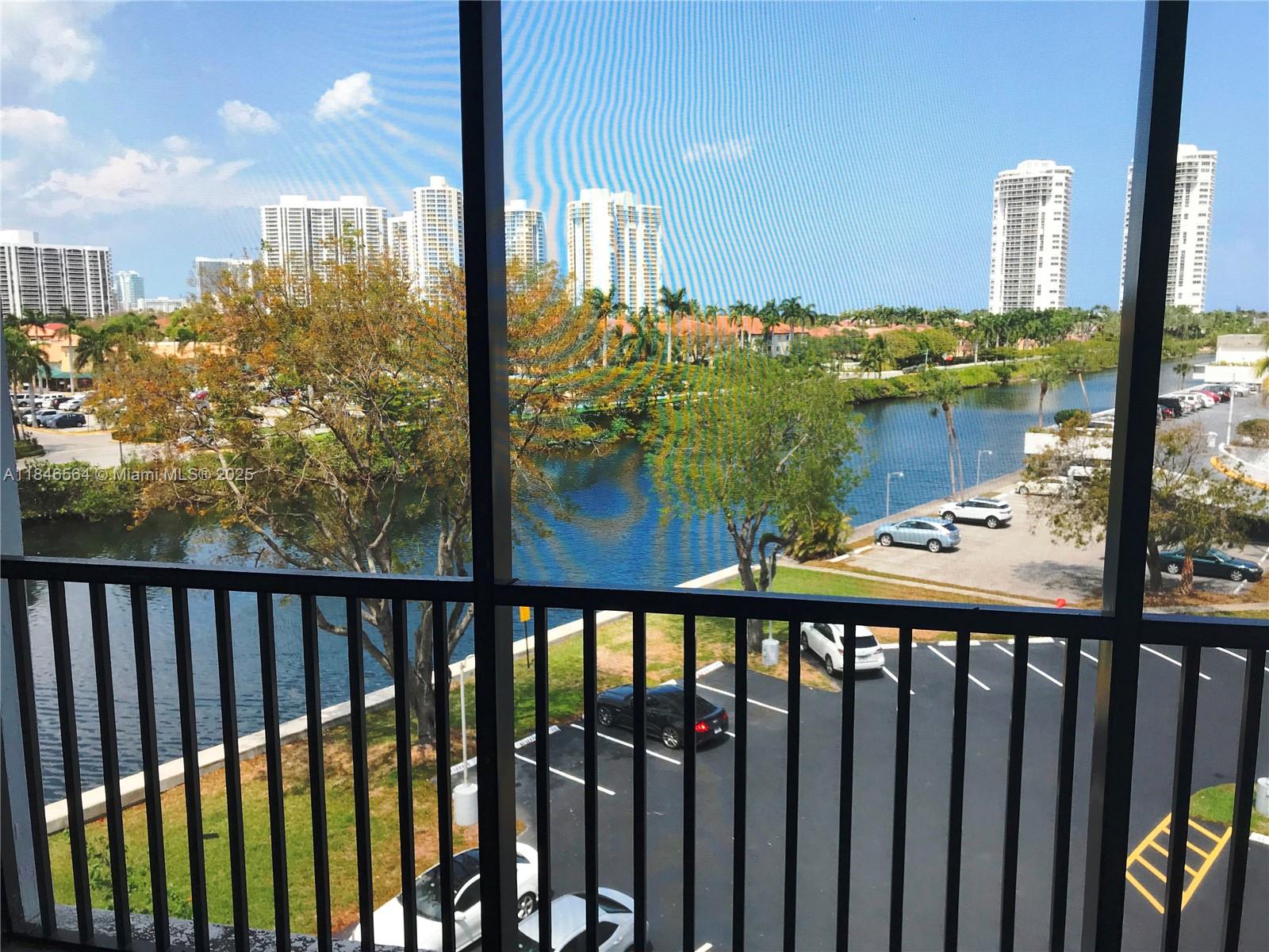 3475 N Country Clb Dr #516