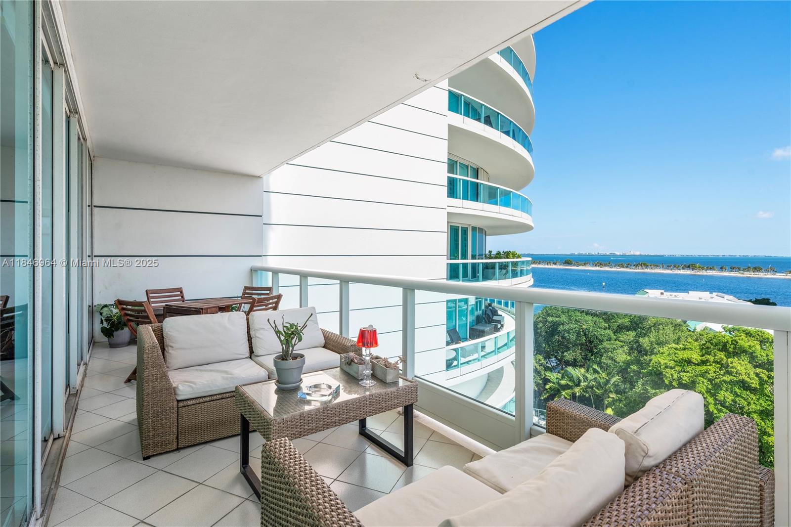 2127 Brickell Ave #1005