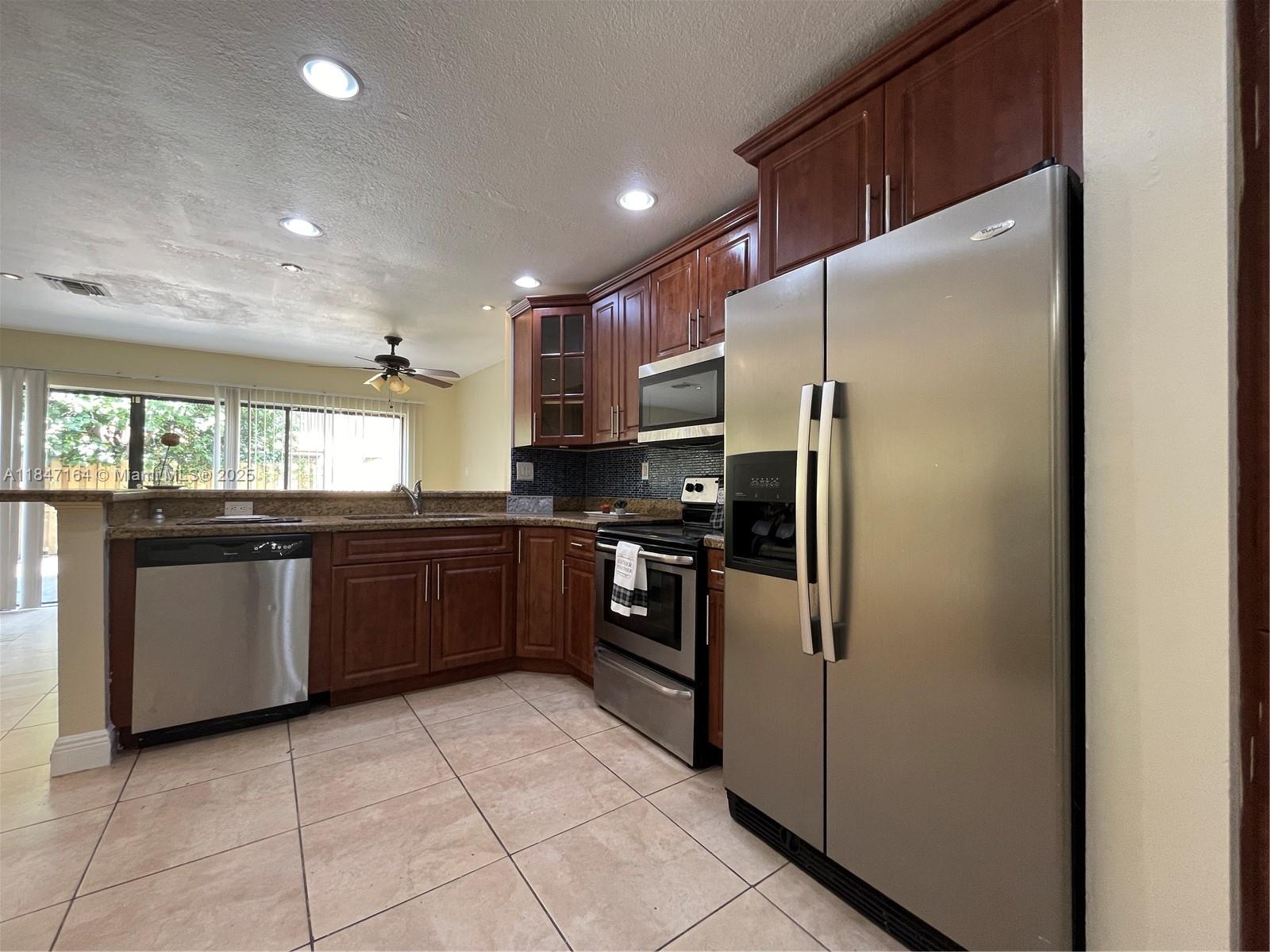8016 NW 29th St