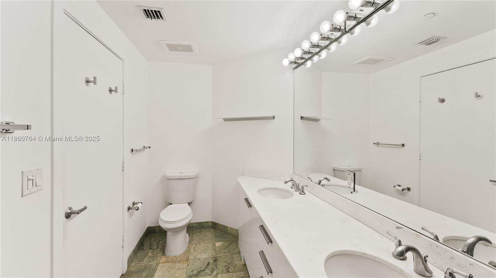 image 1050 Brickell11
